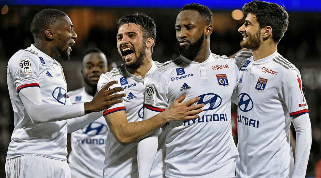 包含南特连续不胜，法甲降级区压力重重的词条