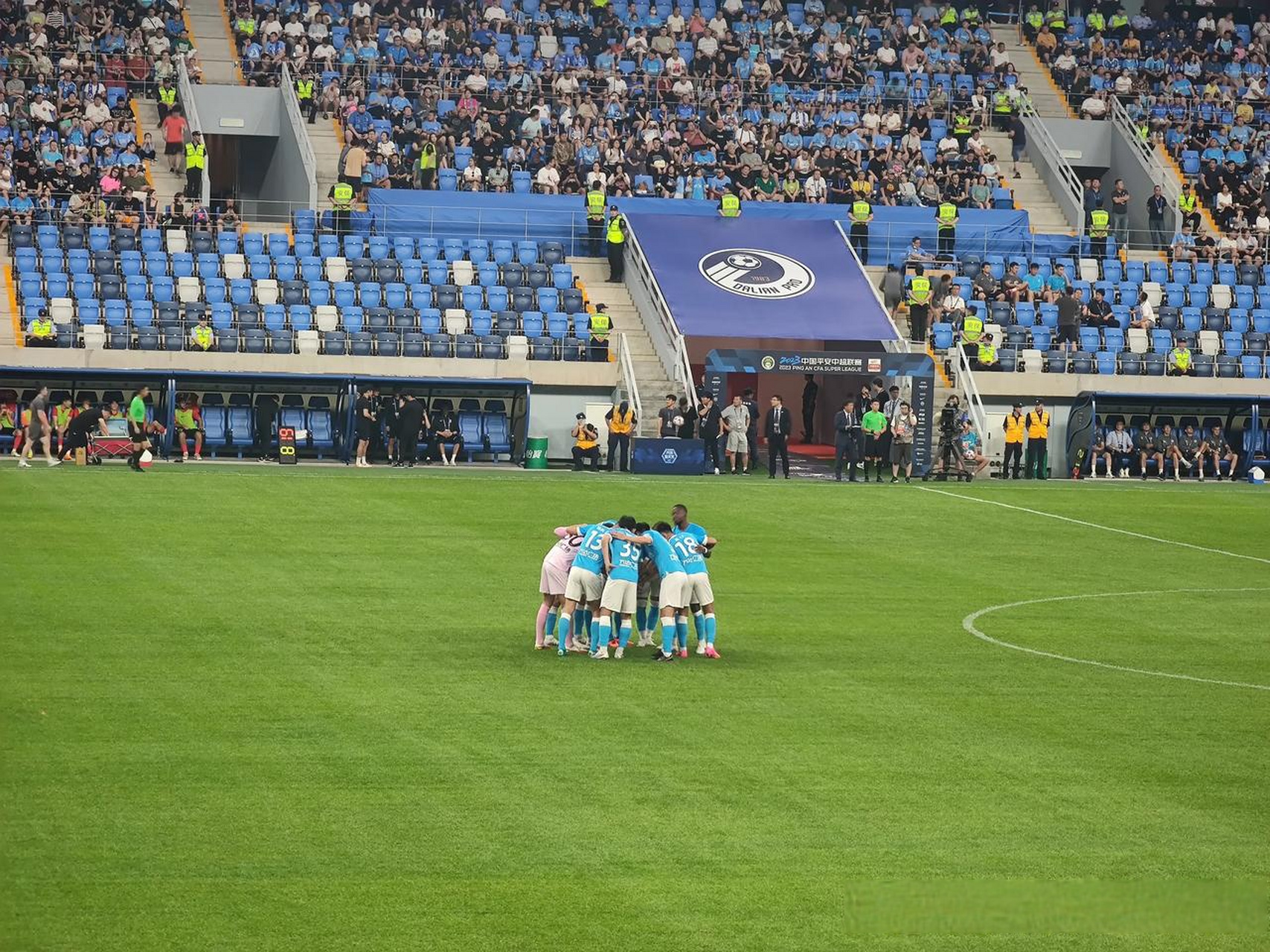 进攻端积极表现,球队取胜在望 进攻端积极表现,球队取胜在望