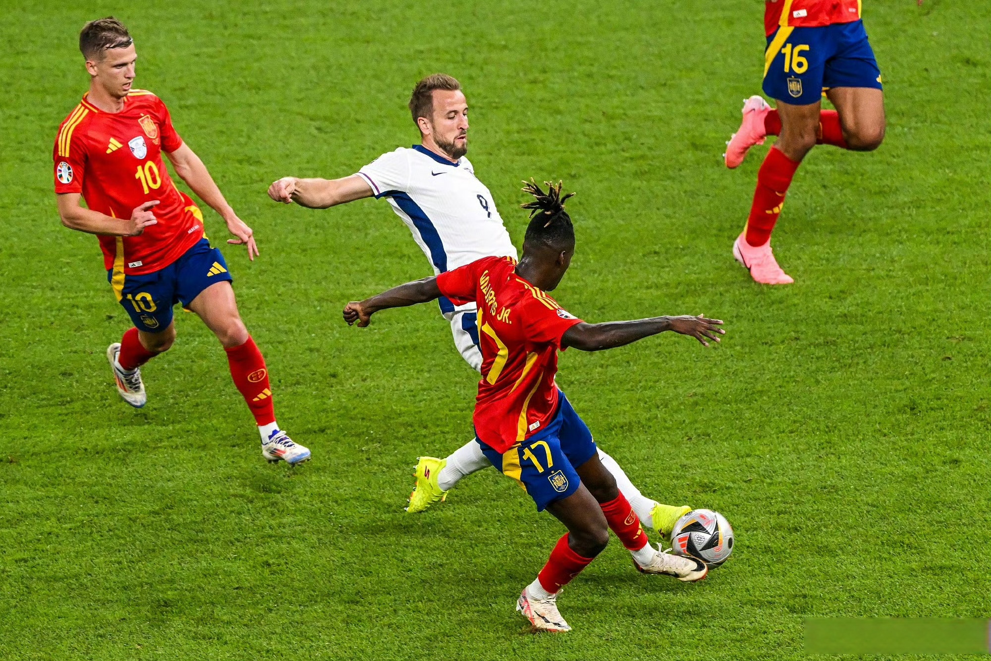 欧洲赛场上一次令人叹为观止的对决 欧洲赛场上一次令人叹为观止的对决