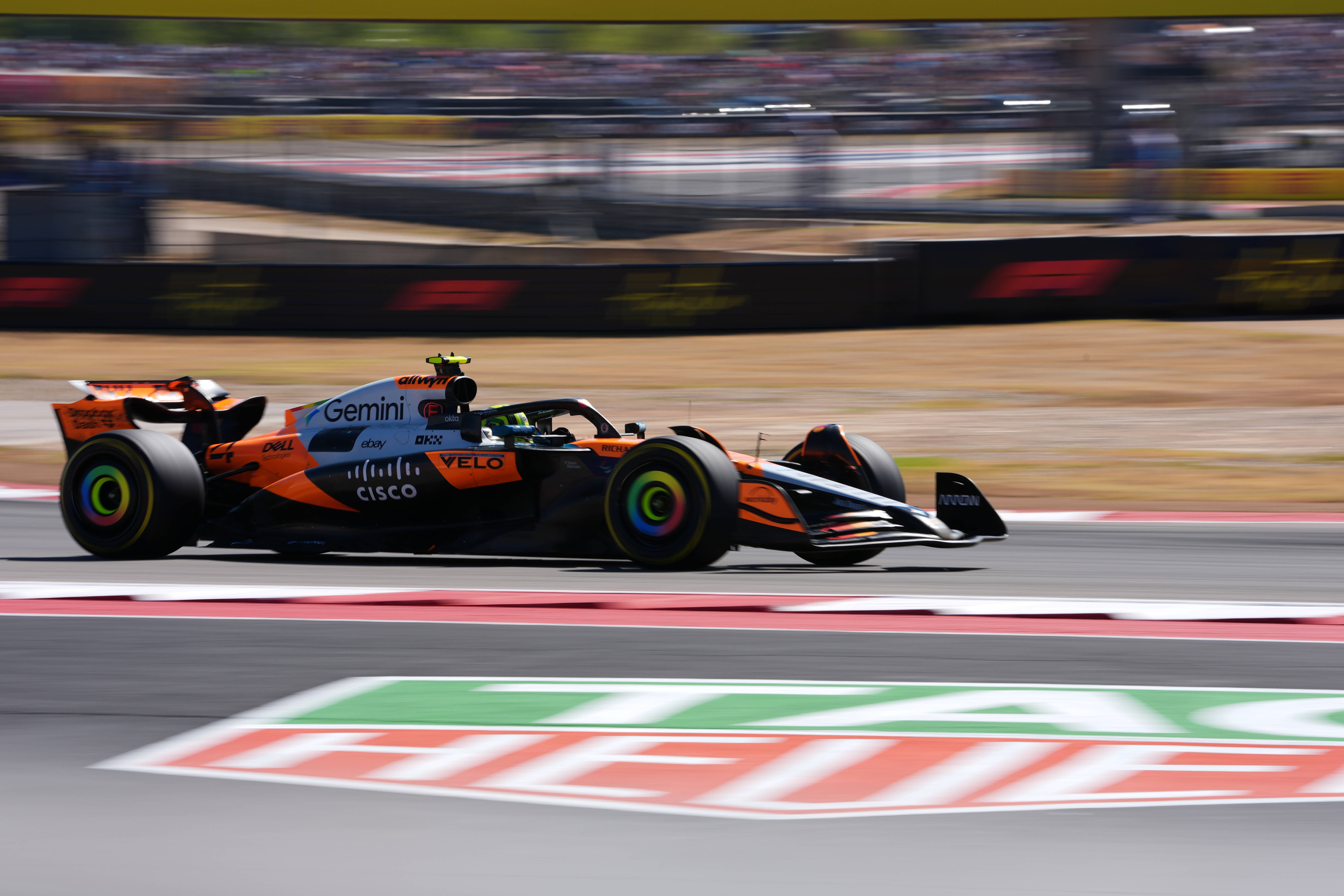 索伯车队轻取迈凯伦,维斯塔潘统治全场的简单介绍 索伯车队轻取迈凯伦,维斯塔潘统治全场的简单介绍