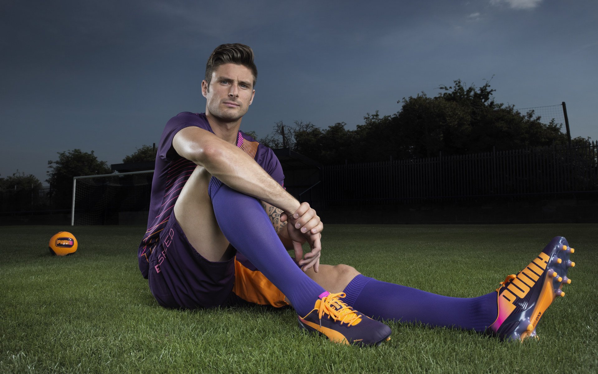 年度焦点之战之夜,恩比德扛起全队