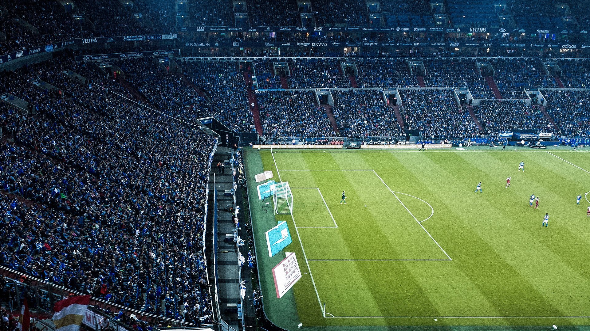 逆袭之夜，拉塞尔高光表现，哈斯车队绝杀梅赛德斯